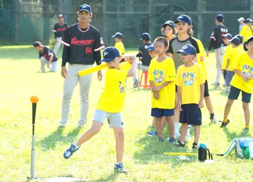 體驗棒球運動的精髓！台電高雄區營業處辦台電棒球Fun電營活動
