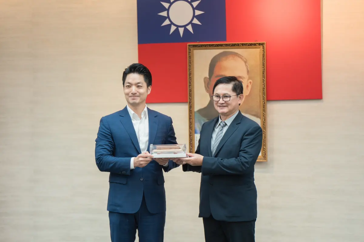 ▲台北市長蔣萬安今（18）日向總統賴清德喊話，該找和碩董事長童子賢組閣。（圖／取自蔣萬安臉書）