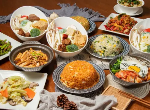 ▲平日週一至週五憑軍人相關證件，至名人堂花園大飯店的三大餐廳—朝桂餐廳（中式合菜）、養心茶樓（港點飲茶）、安打西餐廳（西式套餐／自助餐）—用餐，可享85折優惠並免收服務費。（圖／名人堂花園大飯店提供）