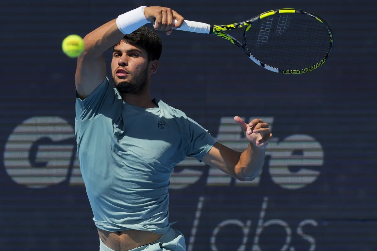 ▲艾卡拉茲在辛辛那提奪下生涯首冠，但因對手辛納退賽，他暖心寫下「Sorry Jannik」給予支持。（圖／路透／達志影像）