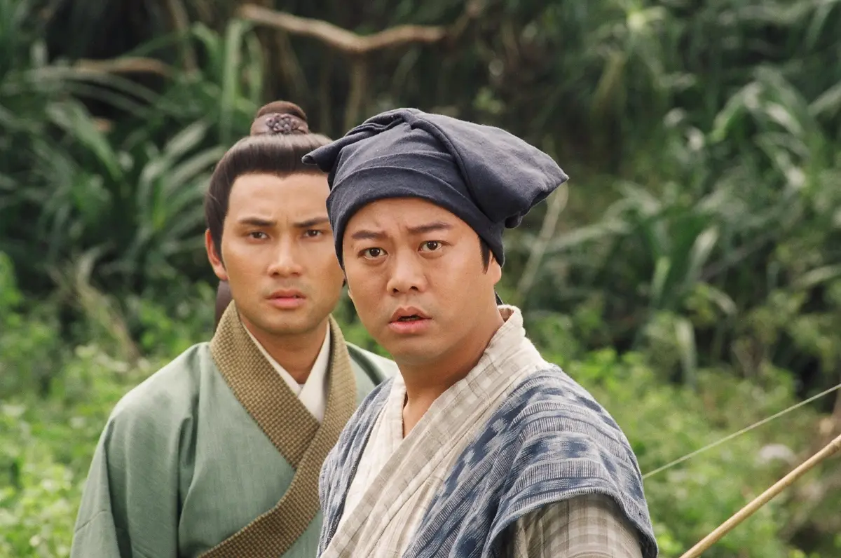 ▲歐陽震華以幽默機智的形象演活宋慈一角，深得觀眾喜愛，雖然他是收視保證，但出道43年演過的戲中情路都很坎坷，有觀眾幫他數過，一共死了6位老婆，還被戲稱是剋妻專業戶。（圖／年代提供）