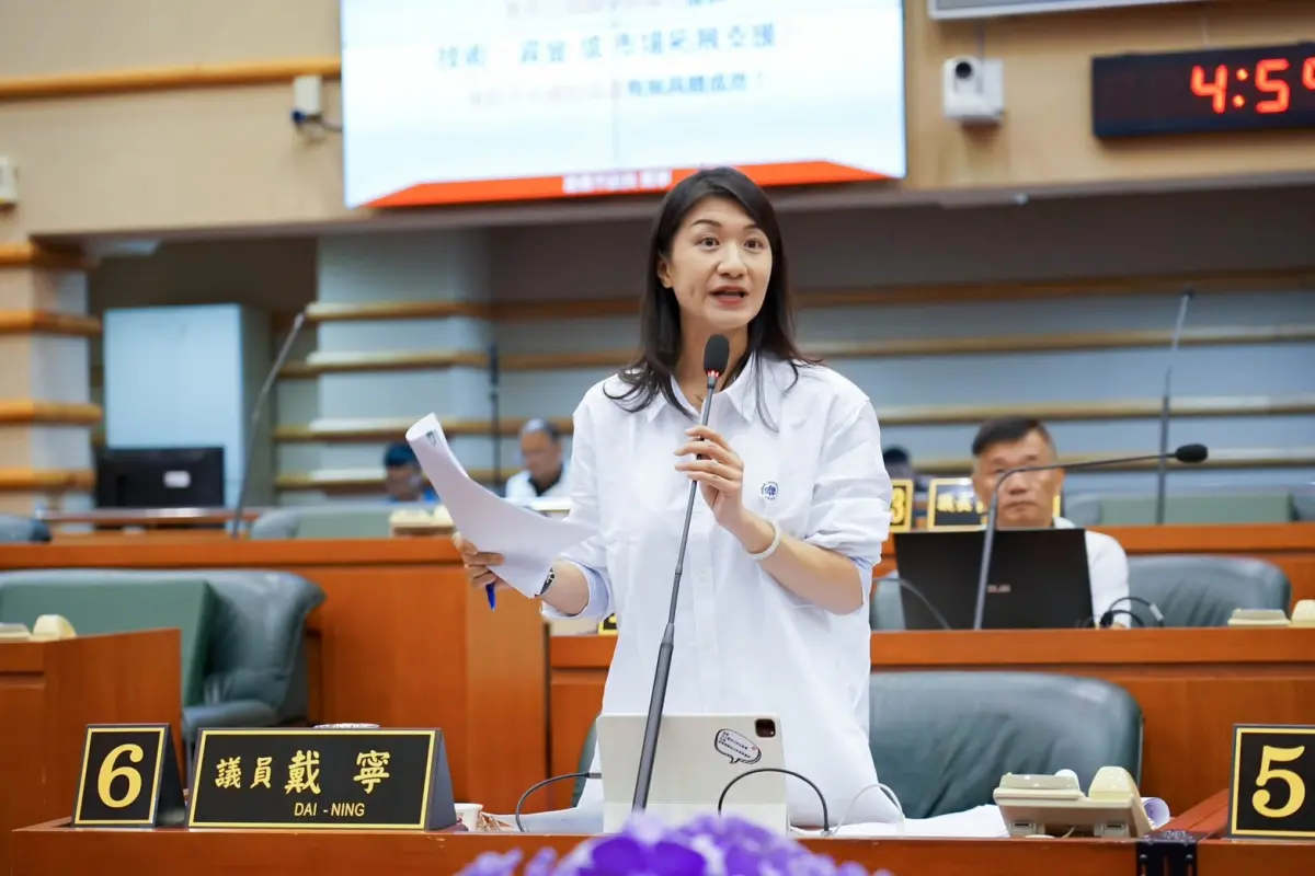 ▲嘉義市議員戴寧因詐領助理費遭判刑，今天上午抵達中檢，下午一點半如願前往台中女監服刑。（圖／戴寧臉書）