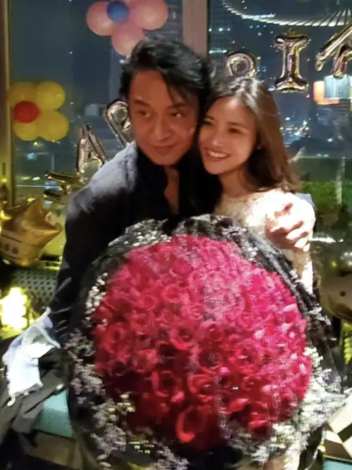 ▲馬景濤（左）女友Jane（右）時常透過社群上傳兩人互動。（圖／翻攝自微博邊牧波泥小pony）