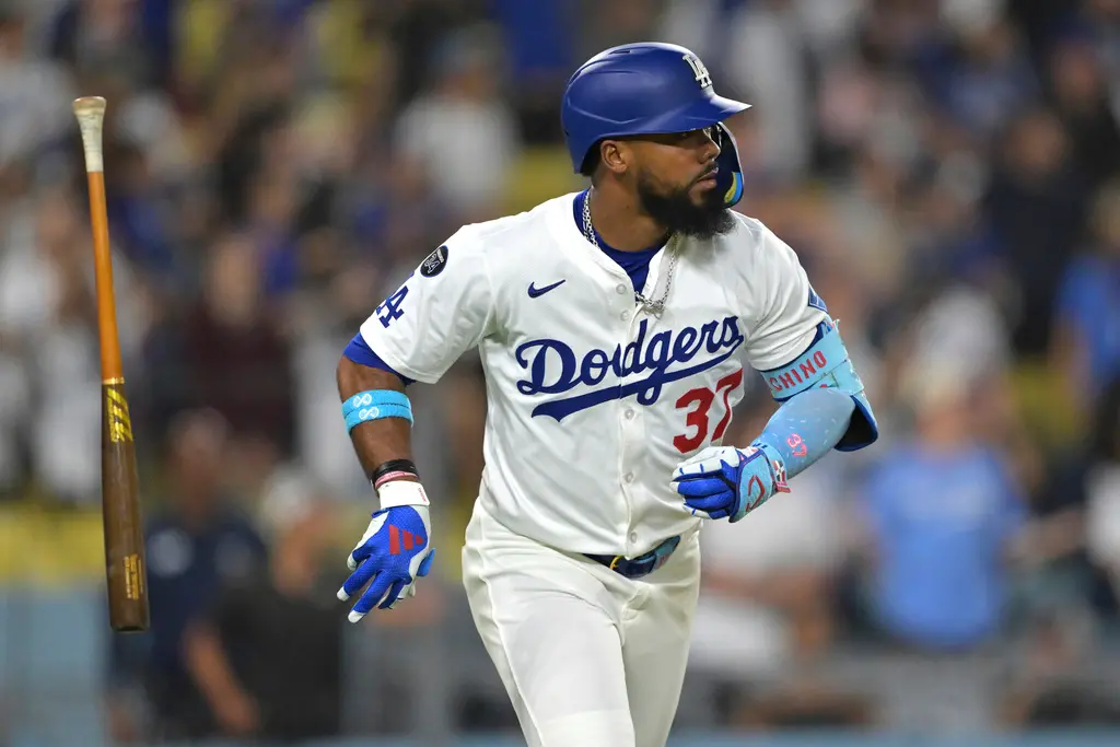 ▲最終道奇靠著「西語老師」赫南德茲（Teoscar Hernández）的雙響砲、貝茲（Mookie Betts）與弗里曼（Freddie Freeman）的全壘打、大谷翔平的關鍵安打以7：2收下3連勝，目前穩居國聯西區龍頭。（圖／美聯社／達志影像）