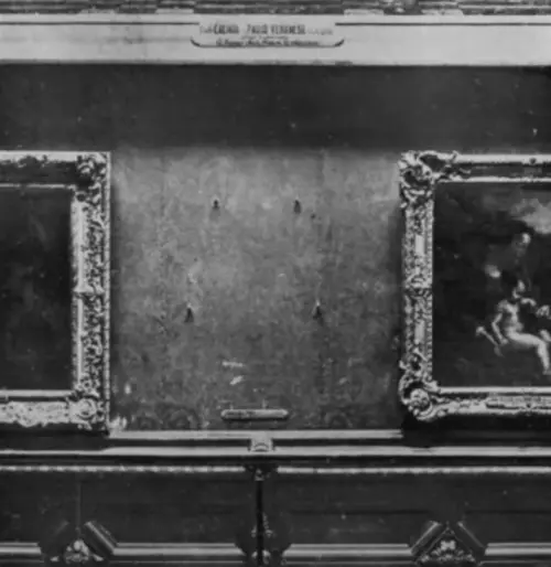 ▲1911年8月22日才有畫家貝魯發現《蒙娜麗莎》被偷走，牆上只剩下四個掛勾。（圖／資料畫面）