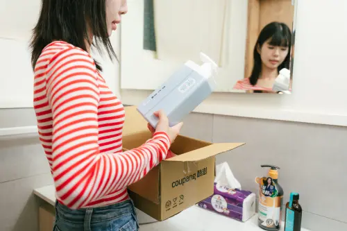 ▲Coupang酷澎最快隔日到貨的「火箭速配」服務，為顧客省去大容量日用品搬運的負擔。