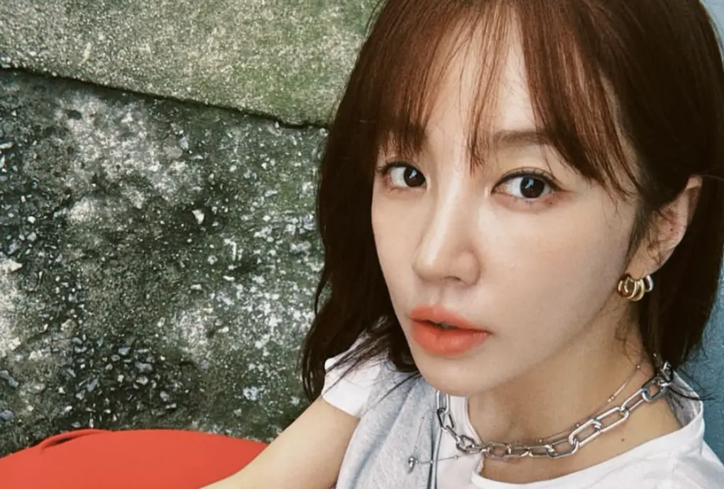 ▲尹恩惠（如圖）是金鍾國出道多年來少數的緋聞對象，過去的她曾是女團Baby V.O.X的成員；扮男裝跟孔劉談戀愛演出《咖啡王子1號店》，至今是觀眾心中的經典。（圖／尹恩惠IG@y1003_grace）