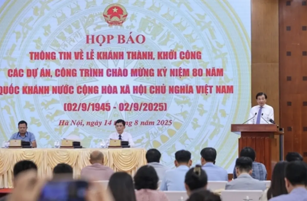 ▲越南政府在河內舉行記者會，宣布全國250項基建與住房專案動土及竣工，作為國慶80週年的重點活動之一。（圖／翻攝自越通社）