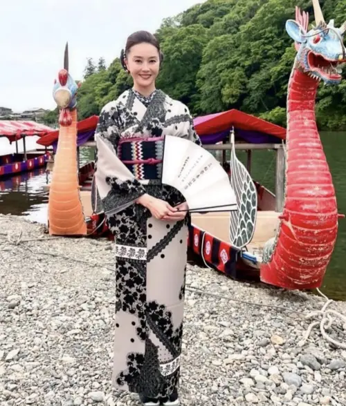 ▲觀月亞里莎是90年代日本女神之一。（圖／觀月亞里莎IG@alisa_mizuki）