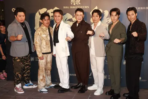 ▲吳震亞（左起）、張再興、鄭人碩、王識賢、黃尚禾、唐振剛、黃冠智是《角頭》系列中備受觀眾歡迎的「北館」成員代表。（圖／記者葉政勳攝）