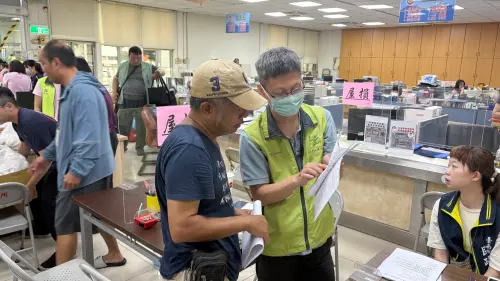 丹娜絲災後復原忙翻了公務員　黃偉哲：加班費全數核給
