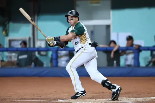 中職／吳念庭一棒定江山！炸裂首轟兩分砲　台鋼雄鷹5：2贏味全龍
