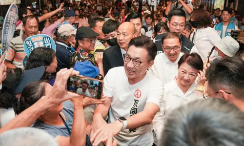 決戰台中2／江啟臣夫子氣蛻變接地氣　藍綠3女影響紅派少主未來
