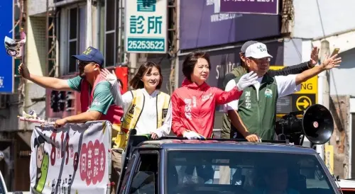 ▲何欣純利用支持大罷免的機會勤走台中，選戰末期幾乎都在江啟臣的選區。（圖／何欣純提供，2025.08.20）