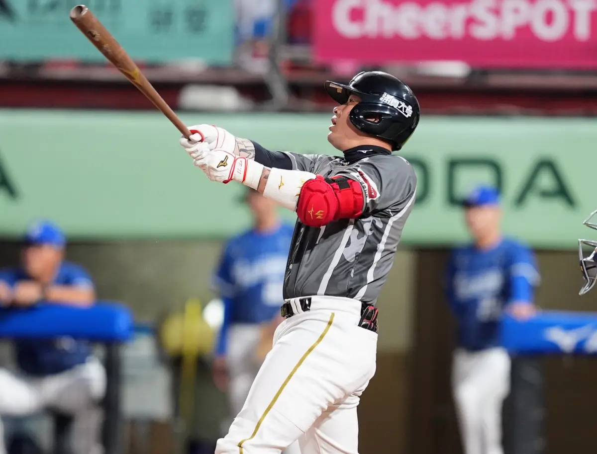 ▲樂天桃猿林泓育面對富邦悍將，繳出雙安、2打點，助隊以2：1險勝。（圖／樂天桃猿提供）