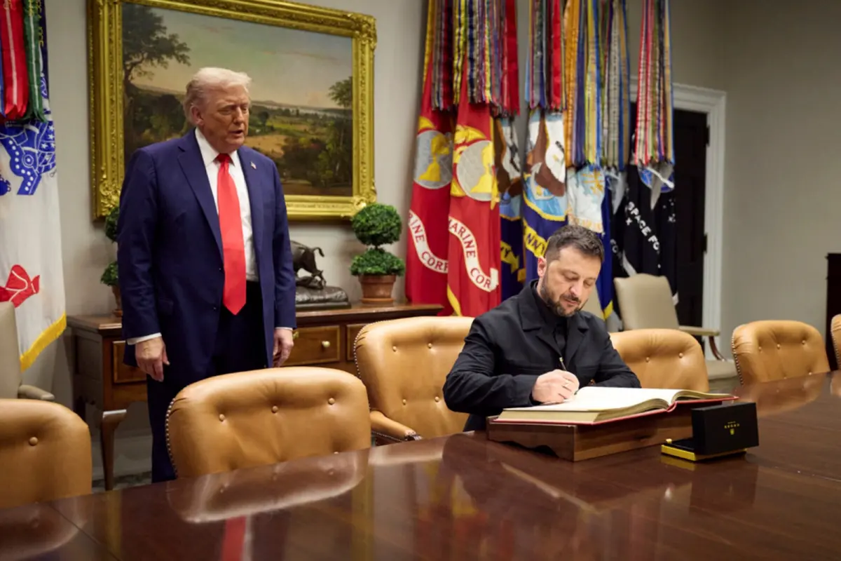 ▲美國總統川普18日在華府與烏克蘭總統澤倫斯基會晤，外界關心俄烏戰爭何時能停止。（圖／美聯社／達志影像）