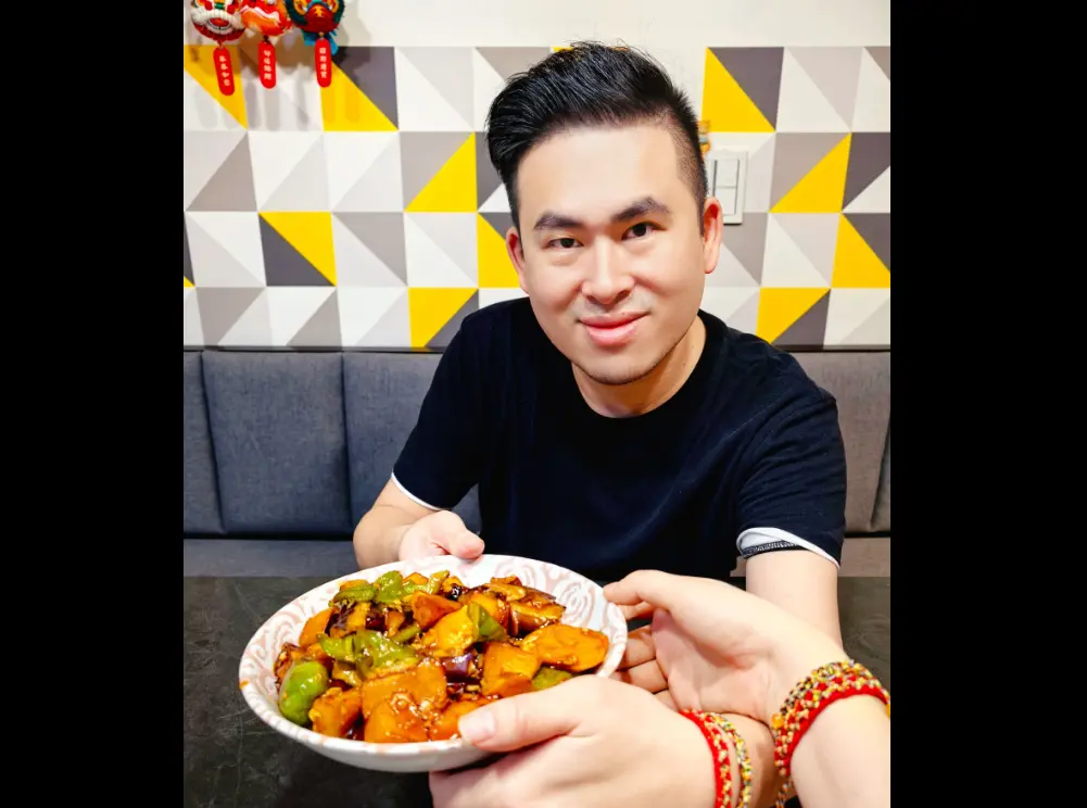 ▲新黨前發言人王炳忠自曝出席中共九三閱兵，並強調這樣難得的經驗他「永生不忘」。（圖／翻攝王炳忠臉書）