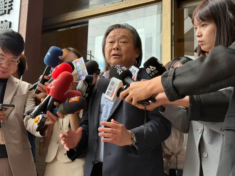 ▲王世堅用8個字形容徐國勇，「有勇有謀、智勇雙全」。（圖／記者陳佩君攝，2025.08.20）