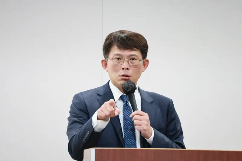 黃國昌提案修法救柯文哲？律師：詐騙集團謝謝民眾黨