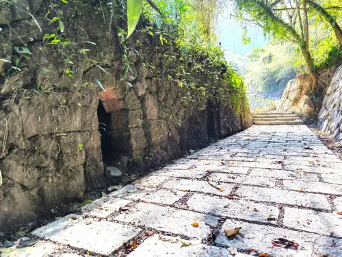 ▲秉持「生態優先、韌性復原」的原則，完成邊坡穩固、既有護岸加固及生物友善通道設置