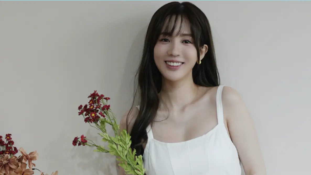 ▲愛雅用排卵試紙驗孕，出現兩條線，結果被網友罵白癡，讓她走心大嘆：「可以友善一點嗎？」（圖／翻攝自IG@aiyachang1988）