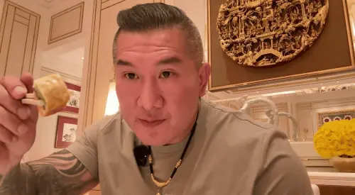 赴中面試失敗？館長跳腳：被讚「愛國英雄」、一直丟錢過來
