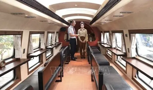 ▲越南鐵路公司目前已完成7節車廂的改造工程，並趕在假期前投入營運。（圖／翻攝自越通社）