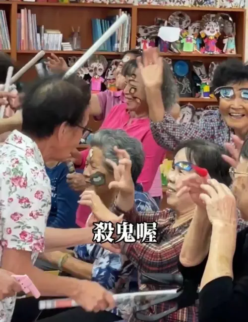 ▲阿公、阿嬤不只是單純演戲，更是一段療癒的體驗，他們在演戲中找回生活樂趣。（圖／全成提供）