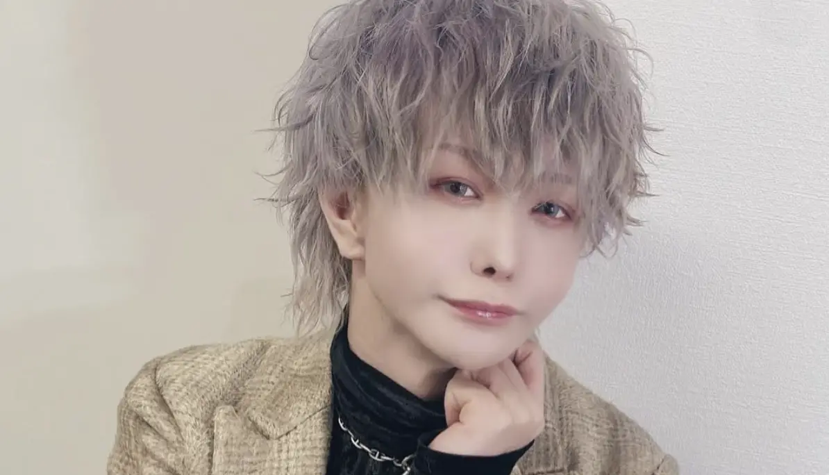 ▲日本男歌手luz（如圖）今（20）日傳出死訊，經紀公司證實已在19日猝逝，享年32歲，其生前最後貼文曝光，一句「真的到極限了」疑似有憂鬱傾向。（圖／luz IG luzofficial）