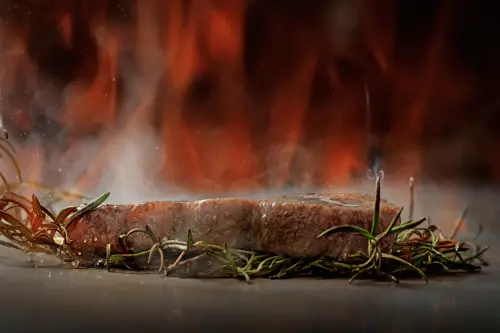 ▲夏登法式鐵板燒香草花園裡的法式鐵板，主打無菜單料理.（圖／業者提供）(2899.67 kb)