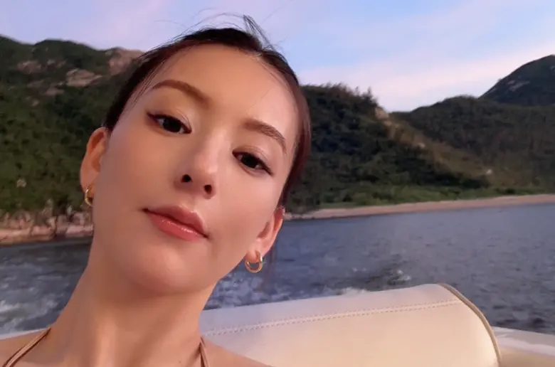 郭富城愛妻方媛「挺8個月孕肚帶娃」超有愛！三寶媽完美狀態曝光