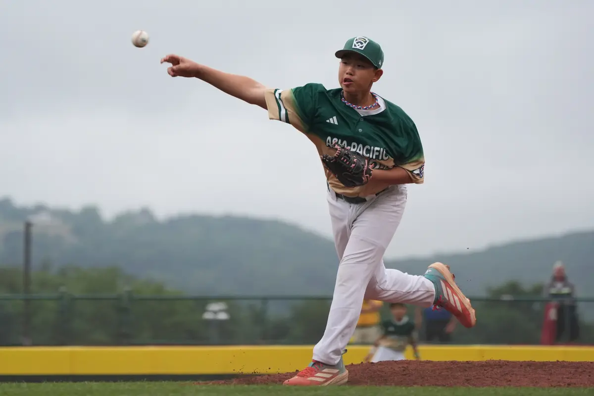 ▲台北市東園國小少棒隊在2025年世界少棒聯盟（LLB）亞太區少棒錦標賽中奪冠後，獲得代表美國威廉波特參加2025世界少棒聯盟（LLWS）世界少棒錦標賽的機會，在今（21）日凌晨對上勁敵委內瑞拉，中華隊靠著團隊戰力的發揮，終場以7：3成功贏球，將進入國際組決賽。（圖／美聯社／達志影像）