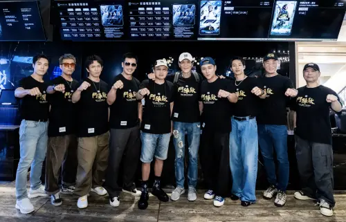 ▲《角頭—鬥陣欸》群星一起到影城擔任一日店長，氣勢十分壯大，今(21）日也是片子正式在全台上映的日子。（圖／曼尼娛樂提供）