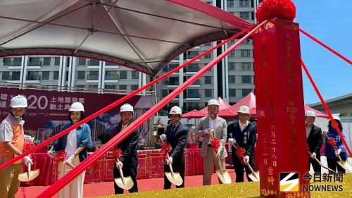 ▲高雄R20後勁站捷運聯開案今（21）日舉行動土典禮。（圖／記者陳美嘉攝，2025.08.21）