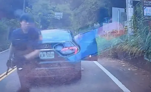 ▲日前鄭姓一家五口遊玩回程，在去桃園大溪被警方誤認山老鼠攔截查緝嚇壞車內孩童。（圖／翻攝Renlong Zheng臉書）