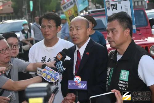 ▲加入黃國昌車掃行列，立法院長韓國瑜喊核三延役公投投同意。（圖／記者林調遜攝，2025.08.21）