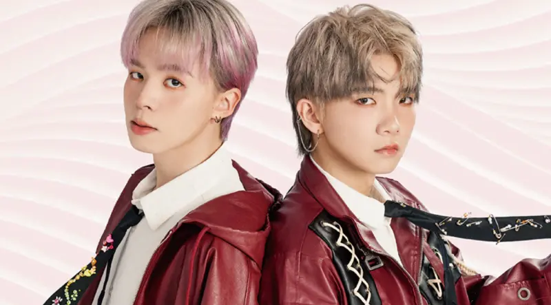 ▲YouTuber黃氏兄弟的弟弟瑋瑋（左）近日上傳新影片，被發現偷使用盜版的《鬼滅之刃》畫面，他緊急發聲道歉，但仍無法平息觀眾怒火。（圖／黃氏兄弟臉書）