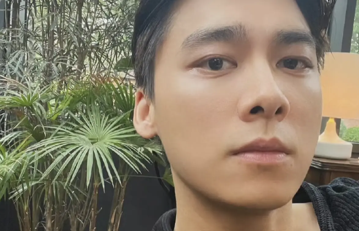 ▲中國38歲男星李易峰2022年因嫖娼被形象跌入谷底，近日再傳出他被強制執行4990萬元人民幣（約台幣2.1億），登上熱搜排行榜。（圖／暖被窩的暖by 微博）