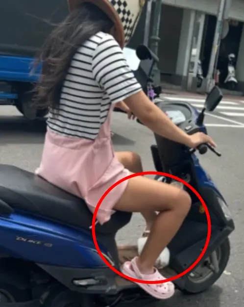 女網紅騎車亂放寵物兔　腳踏板摔落縫2針　網轟：不要傷害兔兔
