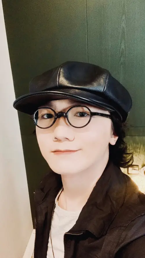 ▲謝震廷多年來深受憂鬱症所苦，曾因街頭亮刀遭警方強制送醫。（圖／翻攝自謝震廷IG@elihsiehmusic）