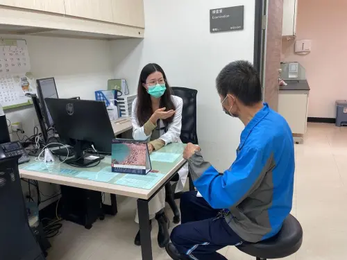 長期喝熱湯真要命！60歲男胸悶、難進食　檢查竟是「食道癌晚期」
