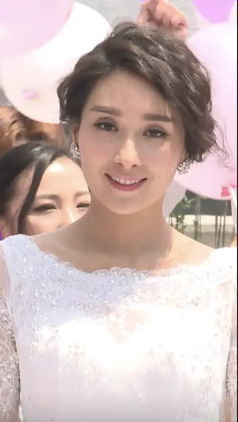 ▲楊恭如年過半百，出席公開活動時仍亮麗如昔。（圖／摘自小紅書）