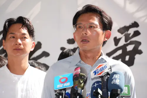 被爆兒子有美國籍？黃國昌喊「老婆不高興」　挨酸：扯太太幹嘛
