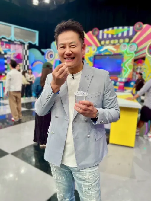 ▲徐乃麟近日在臉書分享30年前走秀照，感嘆時間過得很快。（圖／翻攝自徐乃麟臉書）