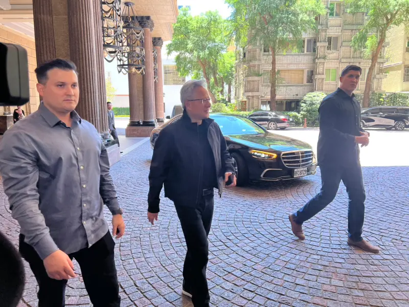 快訊／黃仁勳下午前往台積電　晚上與魏哲家餐敘