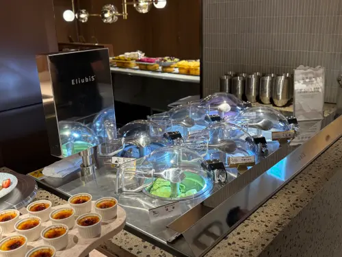 ▲甜點區有誘人的義式吉拉朵冰淇淋。（圖／記者葉盛耀攝）