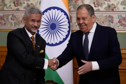 ▲印度外交部長蘇杰生與俄羅斯外交部長拉夫羅夫。（圖／美聯社／達志影像）