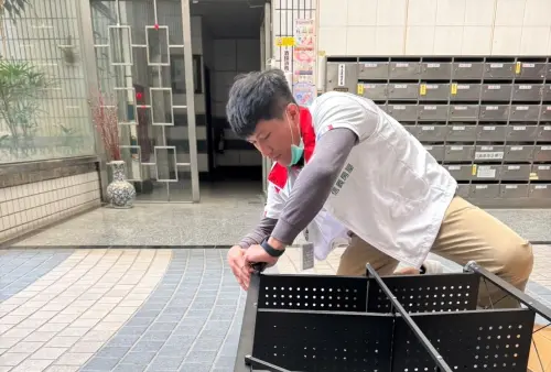 ▲信義房屋文化店專員施孚穎經常協助社區服務。（圖／信義房屋提供）