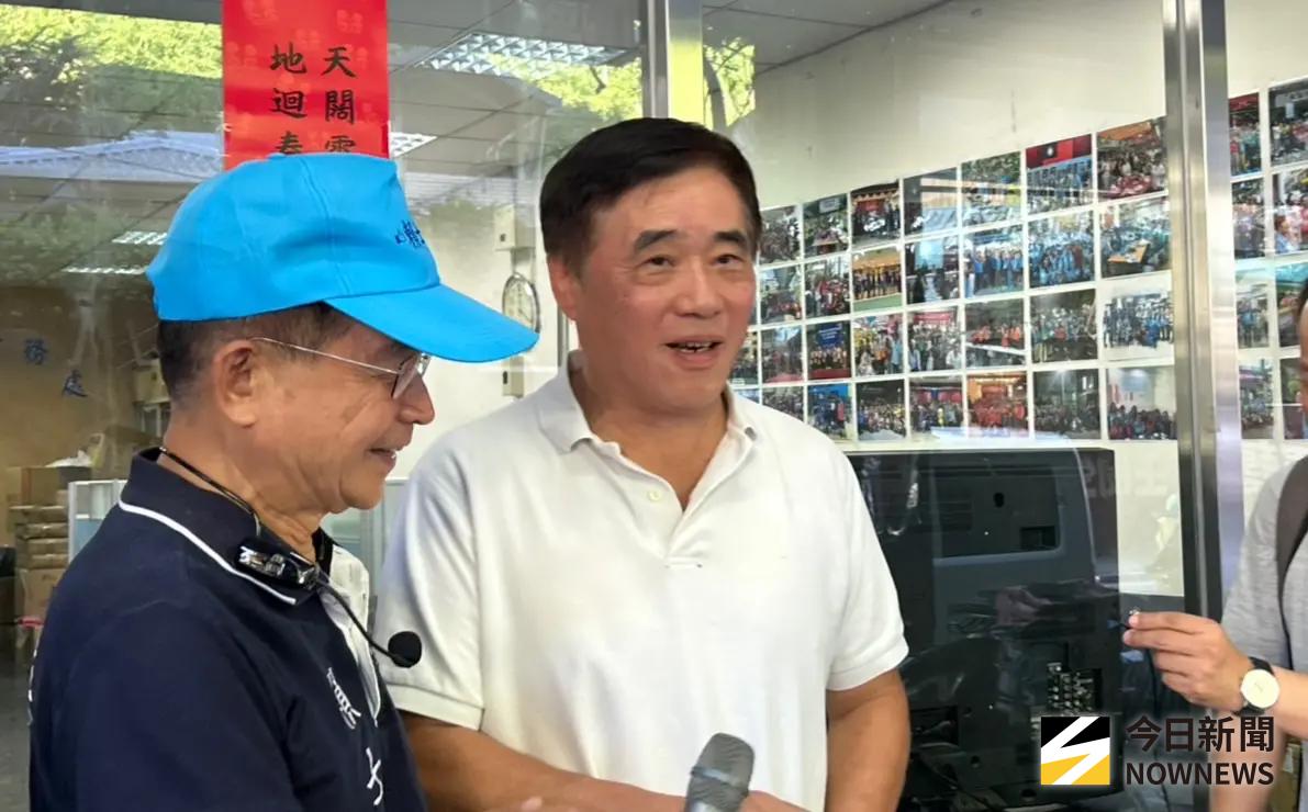 ▲前台北市長郝龍斌傳出可能角逐黨魁，昨日也拜訪國民黨前主席吳伯雄，並發布社群平台，引發聯想。（圖／記者林怡昕攝）