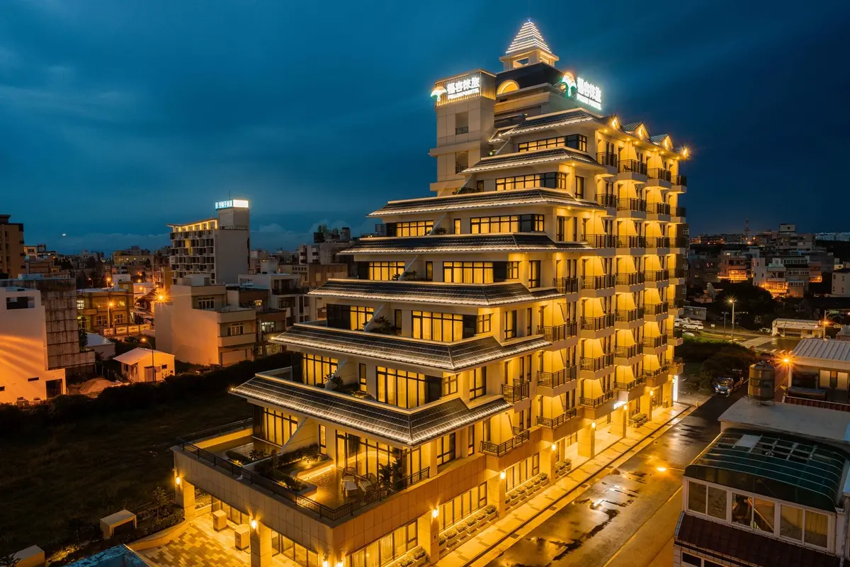 ▲福容大飯店旗下輕旅品牌「福容徠旅」全新據點插旗澎湖，9月1日展開試營運。易遊網搶先推獨家首賣專案，下殺45折起，每人每晚1550元起。（圖／易遊網提供）